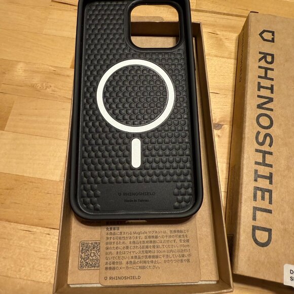 Rhinoshield iPhone 15 Pro Max Case + Bonus Heyday Black Silicone Case - Picture 5 of 7